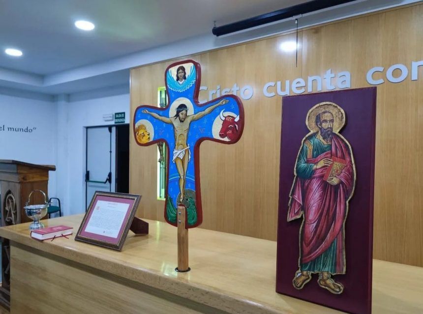 La Cruz peregrina y nuestro santo patrón La Cruz peregrina y nuestro santo patrón